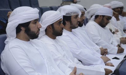 محاضرة في جامعة العين عن المخدرات وأثرها القانوني والاجتماعي 