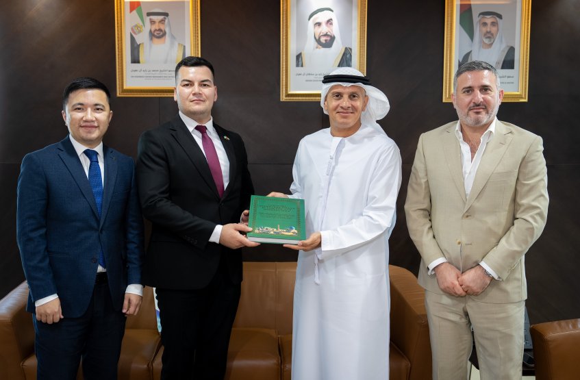 A delegation from the Embassy of Uzbekistan visits Al Ain University.