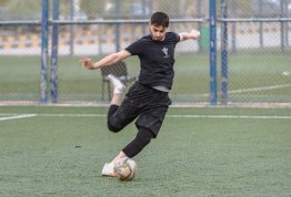 كرة القدم في نصف ملعب 1 ضد 1