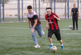 كرة القدم في نصف ملعب 1 ضد 1