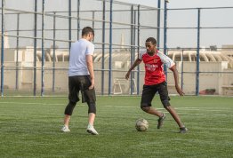 كرة القدم في نصف ملعب 1 ضد 1