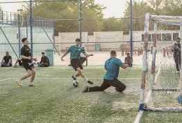 كرة القدم في نصف ملعب 1 ضد 1